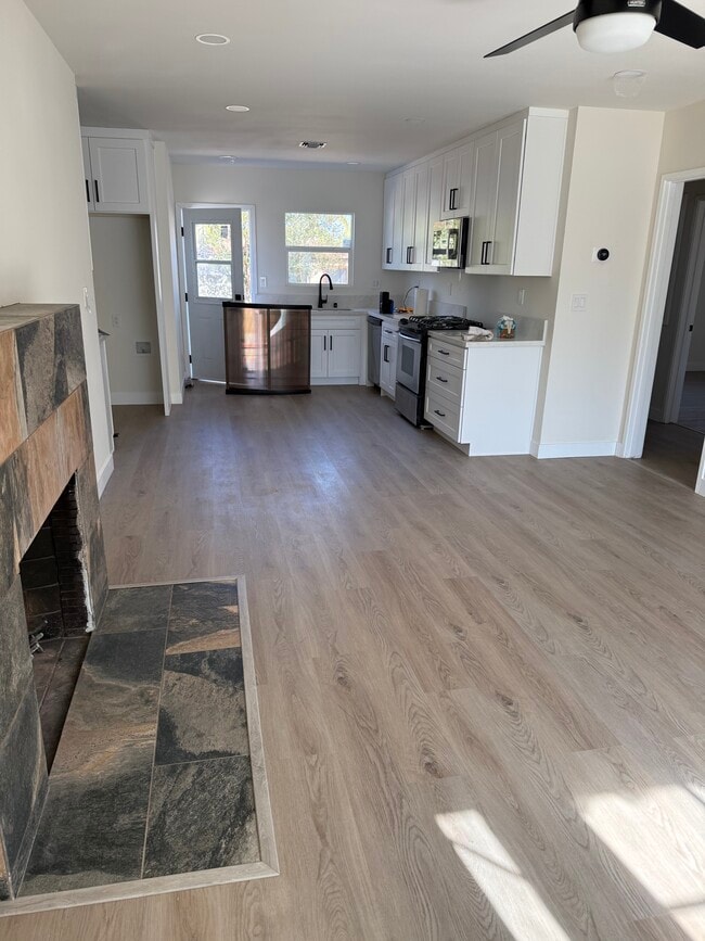1704 N Rose St in Burbank, CA - Building Photo - Building Photo