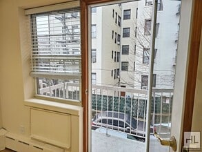 Renovated 1-Bedroom with Balcony | 2nd Floor | Prime Woodside/Sunnyside Location, Unit 2 in Queens, NY - Foto de edificio - Building Photo