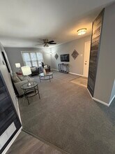 102 Stone Hurst Ct in New Castle, DE - Foto de edificio - Building Photo