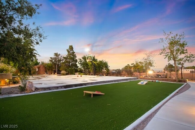 property at 8465 W Wigwam Ave
