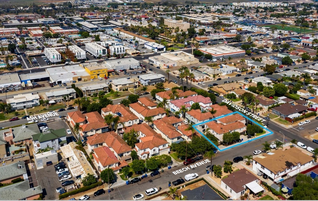 256 Beech Ave in Chula Vista, CA - Foto de edificio