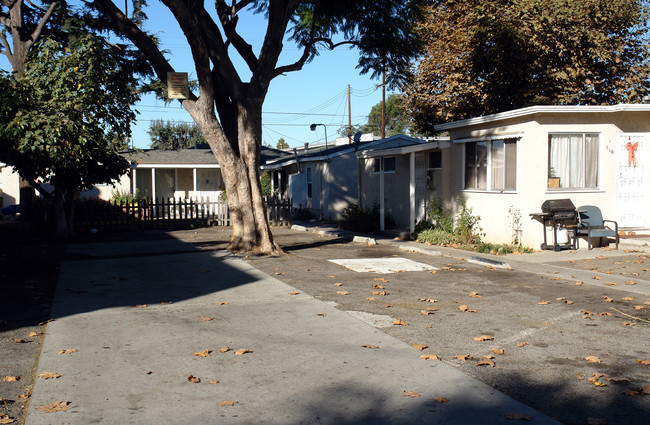 817-819 S Grevillea Ave in Inglewood, CA - Building Photo - Building Photo