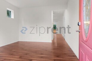 18507 26th Ave SE in Bothell, WA - Building Photo