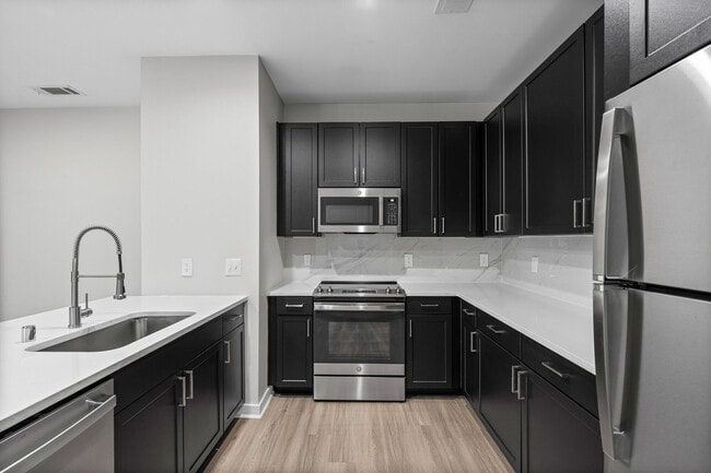 The Avery on Southwestern in Dallas, TX - Building Photo - Building Photo