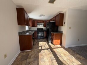 213 Victoria Heights Rd in Boston, MA - Building Photo - Building Photo