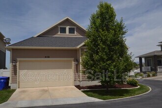938 Rebecca View Dr in Midvale, UT - Building Photo - Building Photo