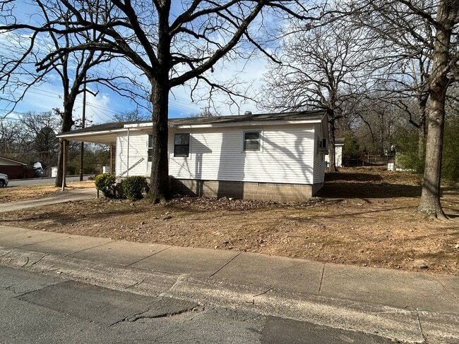 5401 Allen St in North Little Rock, AR - Building Photo - Building Photo