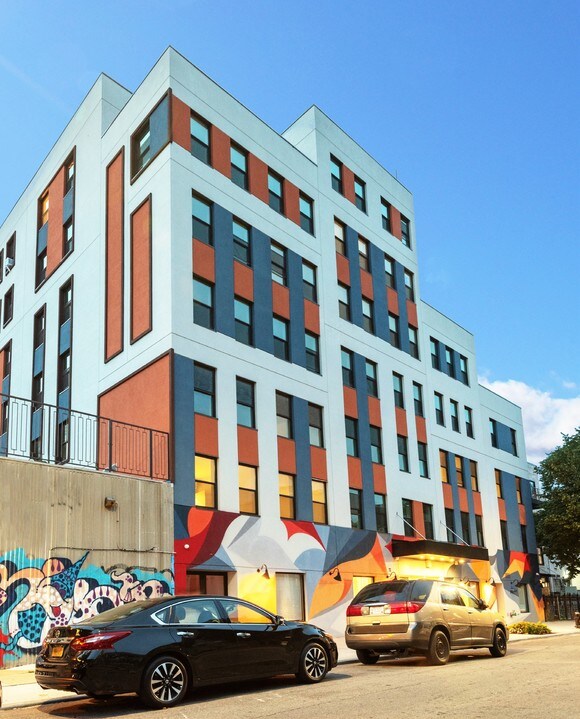 951 Mad in Brooklyn, NY - Foto de edificio
