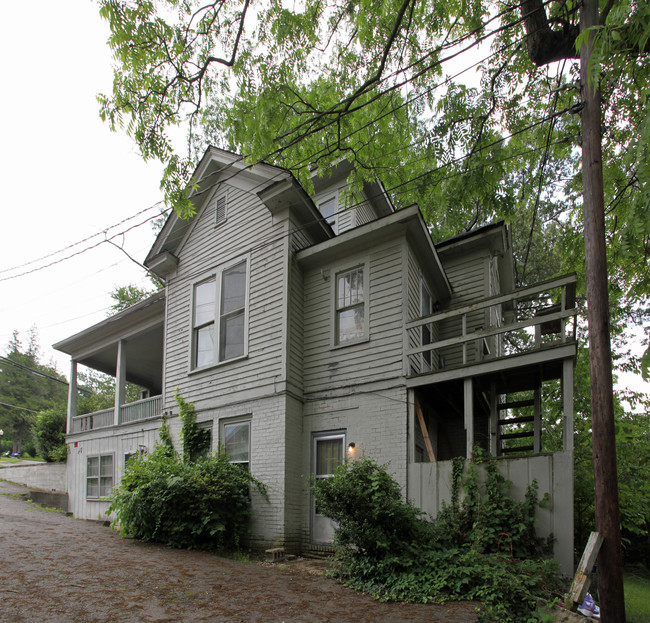 135 W Lebanon St in Mount Airy, NC - Building Photo - Building Photo