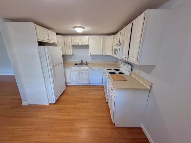 56 Center St in Dennis, MA - Building Photo - Building Photo