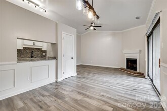 4158 Charlotte Hwy in Clover, SC - Foto de edificio - Building Photo