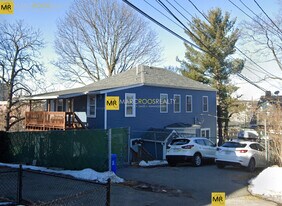 163 Ferry St in Malden, MA - Building Photo