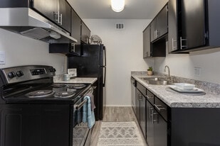 Fox Point Apartments in Tucson, AZ - Building Photo