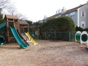 1142 Washington Green in New Windsor, NY - Building Photo - Building Photo