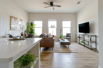 One Park Place Apartments in Mineola, TX - Foto de edificio - Building Photo