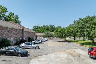 Golden Eagle Townhouses in Hattiesburg, MS - Building Photo - Building Photo