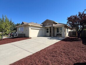 8629 Lilypad Ct in Elk Grove, CA - Building Photo - Building Photo