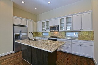 2441 Charleston St in Houston, TX - Building Photo - Building Photo