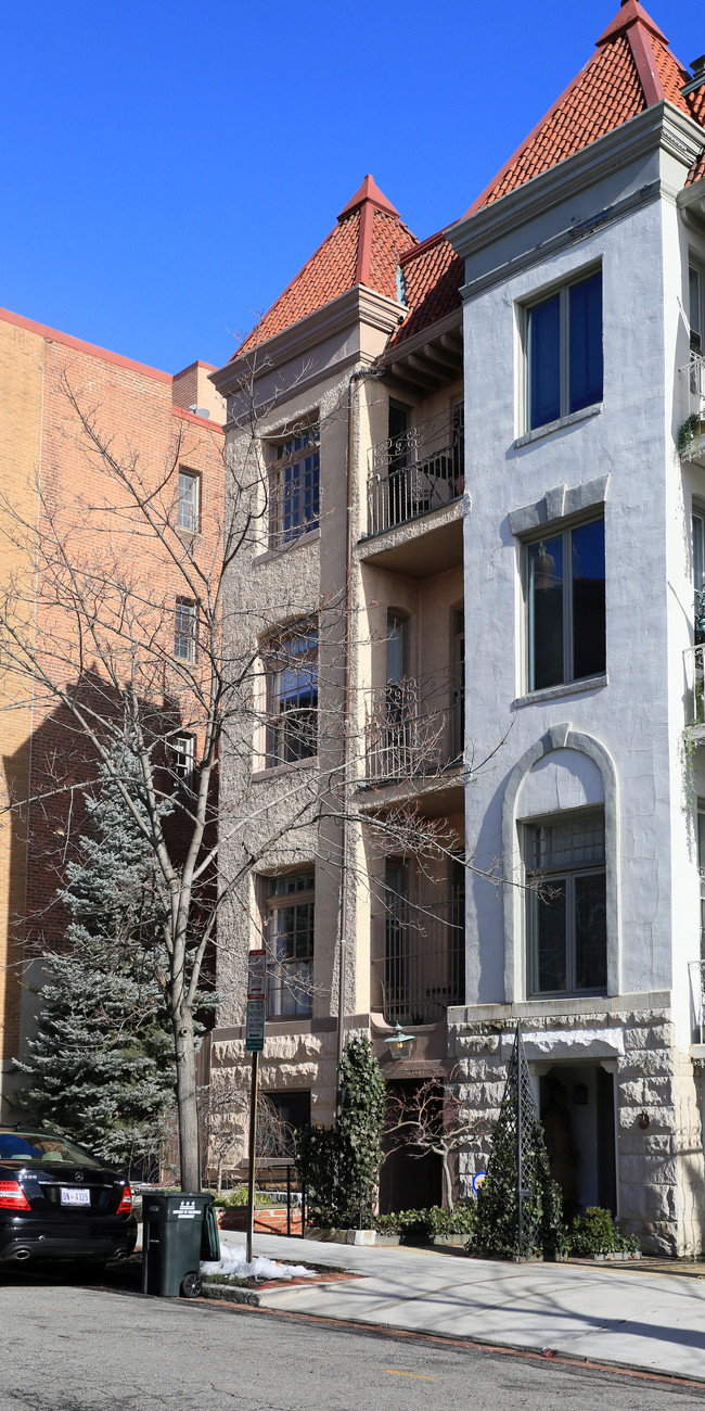 1829 Phelps Pl NW in Washington, DC - Foto de edificio - Building Photo