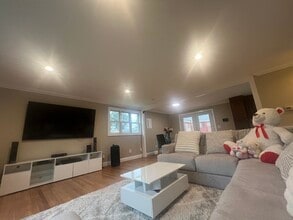 25 Grey Rock Rd in Bridgeport, CT - Building Photo - Building Photo