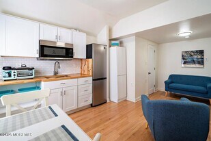 32 Leonard Ave in Atlantic Highlands, NJ - Building Photo