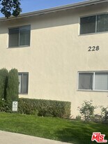 228 S Doheny Dr in Beverly Hills, CA - Building Photo