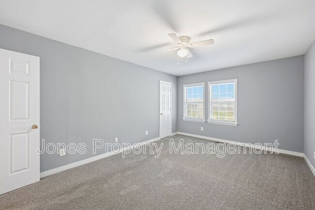 120 W 52 Bypass in Pilot Mountain, NC - Building Photo - Building Photo