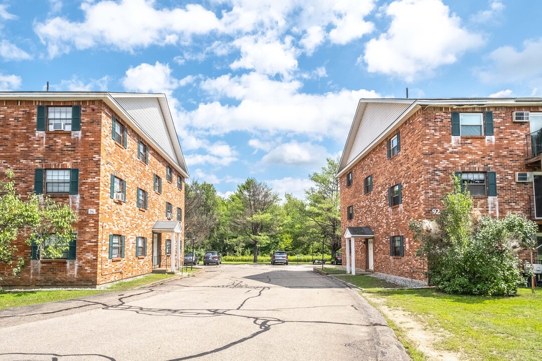 Meadowbrook Apartments in Concord, NH - Foto de edificio