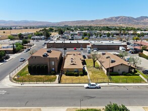 272 E Avenue Q7 N in Palmdale, CA - Building Photo - Building Photo