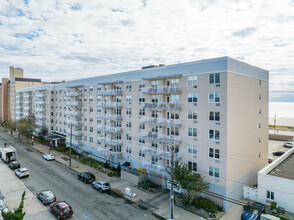 Parker Deauville in Long Beach, NY - Building Photo - Building Photo