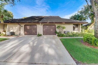 5051 Pine Dr in Boynton Beach, FL - Building Photo - Building Photo