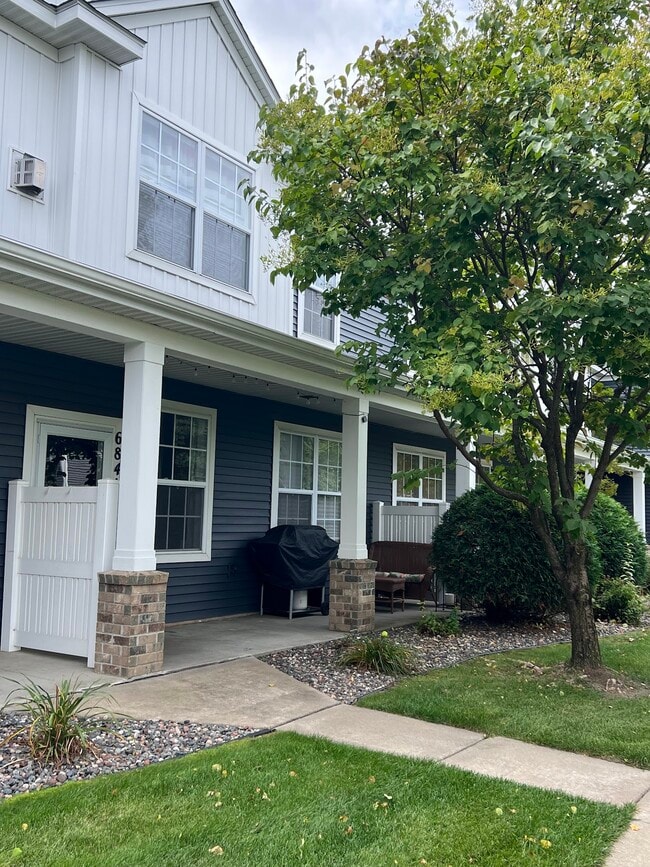6841 Narcissus Ln N in Maple Grove, MN - Building Photo - Building Photo
