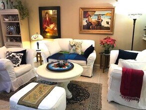 1525 Oyster Catcher Point in Naples, FL - Foto de edificio - Building Photo