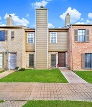 9901 Sharpcrest St in Houston, TX - Building Photo - Building Photo