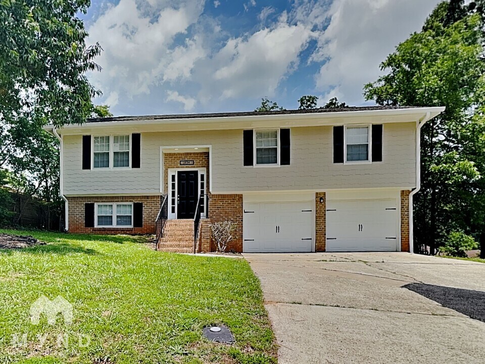 1434 Oak Forest Way SE in Conyers, GA - Foto de edificio