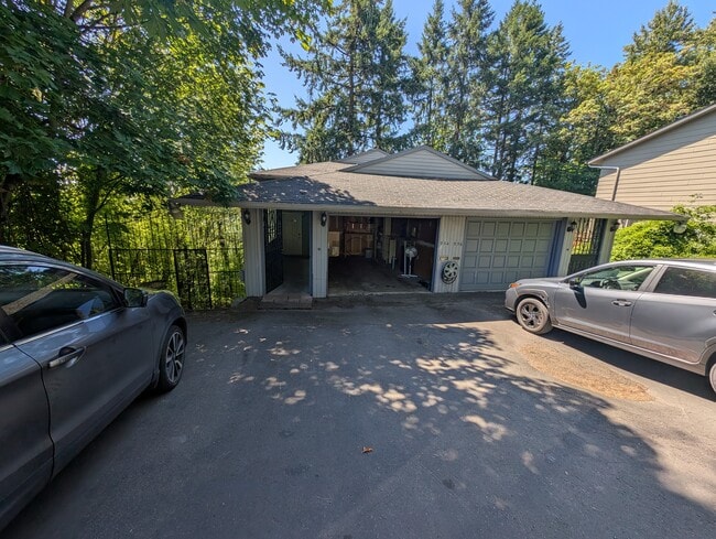 property at 934 SW Caldew Dr