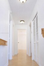 8742 SW 158th Pl in Miami, FL - Foto de edificio - Building Photo