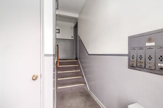 Hillcrest Manor Apartments in Utica, NY - Building Photo - Lobby