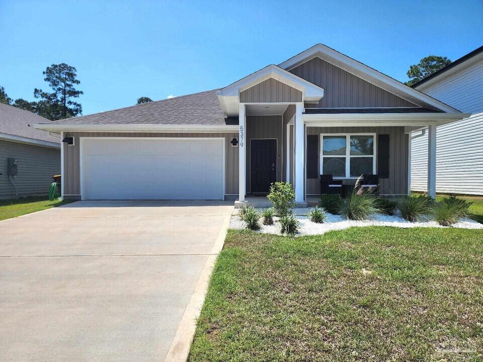5379 Peach Dr in Milton, FL - Building Photo