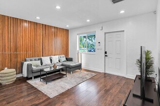 1001 NE 110th St in Biscayne Park, FL - Building Photo - Building Photo