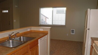 886 NE Hidden Valley Dr in Bend, OR - Building Photo - Building Photo