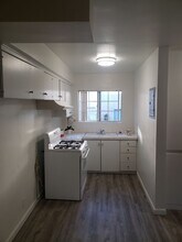 6939 Hazeltine Ave, Unit F202 in Los Angeles, CA - Foto de edificio - Building Photo