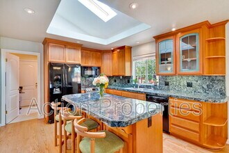 76 Mercy St in Mountain View, CA - Building Photo - Building Photo