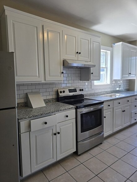 139 Timson St, Unit 1 in Lynn, MA - Building Photo - Building Photo