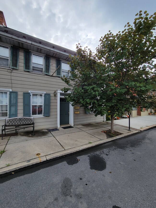 108 S Main St Rentals in Mercersburg, PA