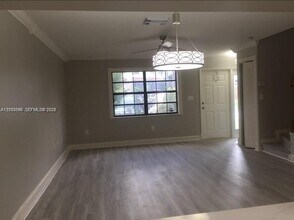 9894 Hammocks Blvd in Miami, FL - Building Photo - Building Photo