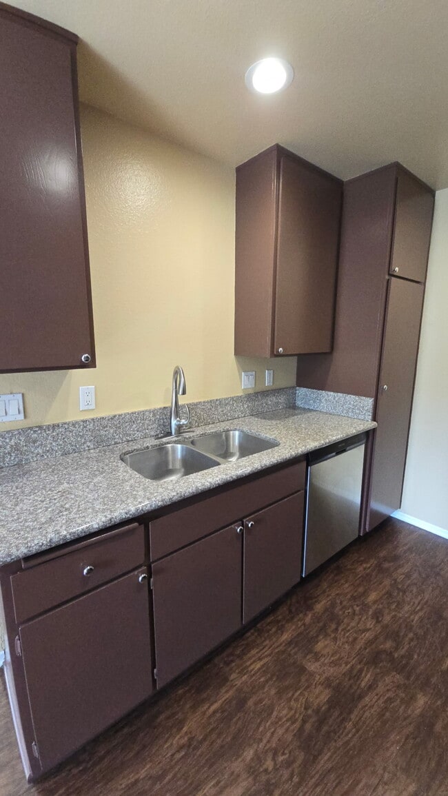 338 S Arroyo Dr, Unit I in San Gabriel, CA - Building Photo - Building Photo