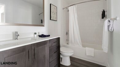 2250 McGregor Blvd, Unit 2223 in Ft. Myers, FL - Foto de edificio - Building Photo