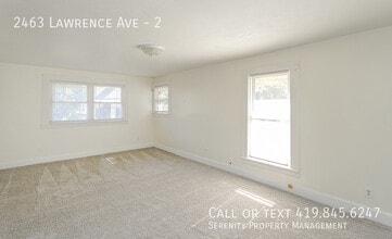 2463 Lawrence Ave in Toledo, OH - Building Photo - Building Photo