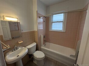 128 Park Hill Ave in Yonkers, NY - Building Photo - Building Photo